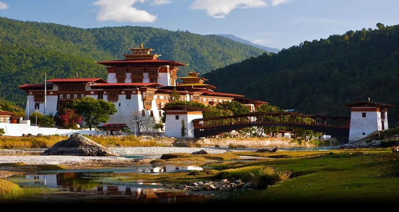 Bhutan Tour Packages 2026 - The Ultimate Guide by Roamcrafts